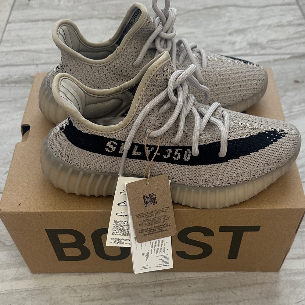 Adidas Yeezy Boost 350 V2 - Gray and Black